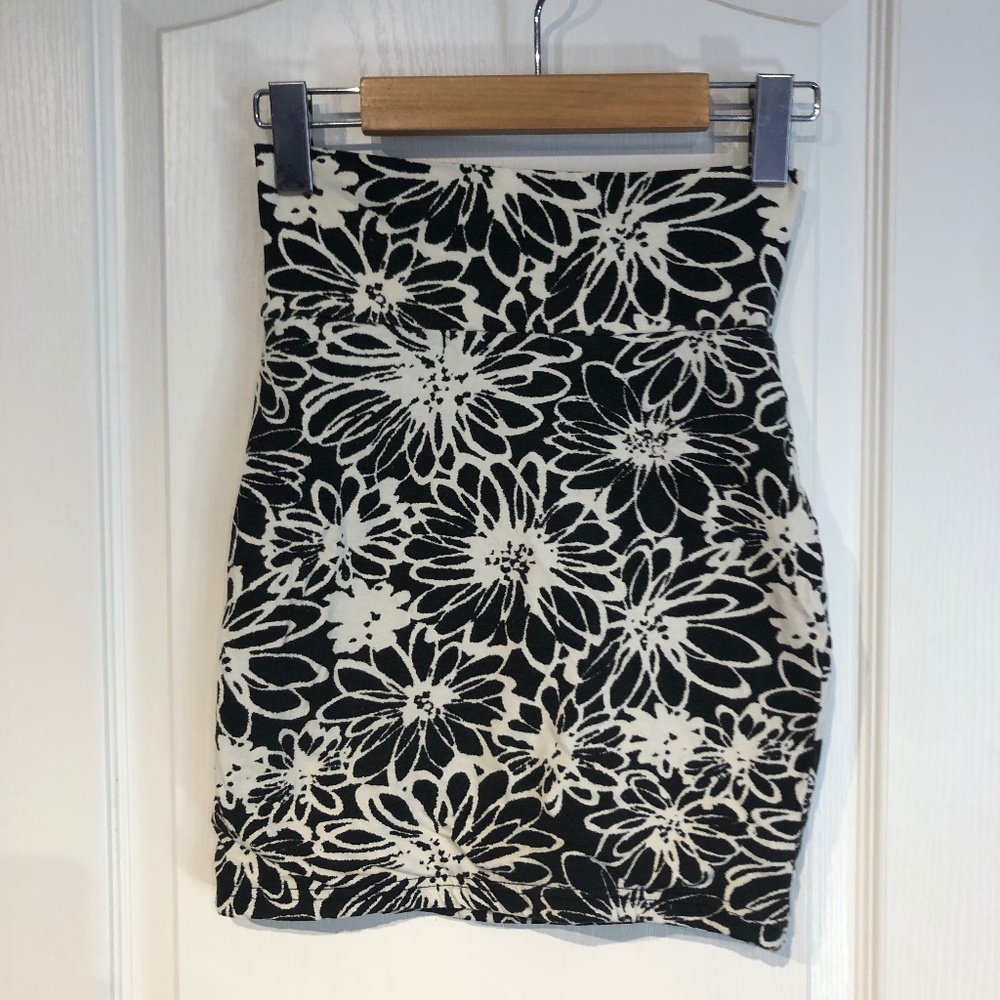 Forever 21 Skirt - Size Small